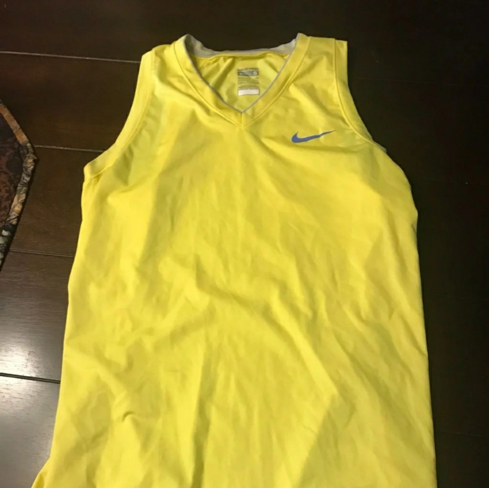Nike women Athletic top